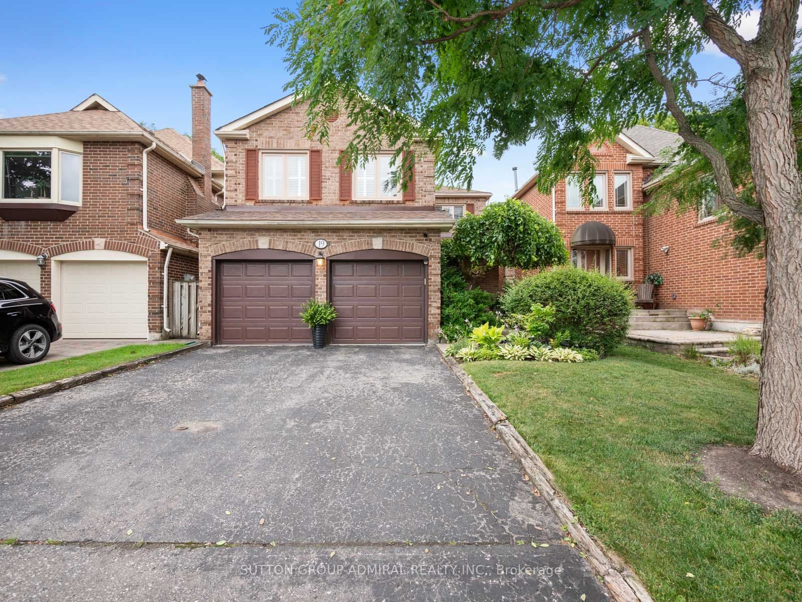19 Jessica Gardens photo 1