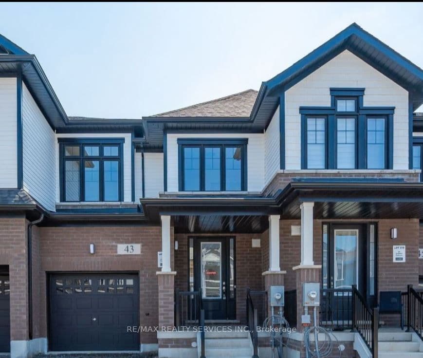 43 Freedom Crescent photo 1