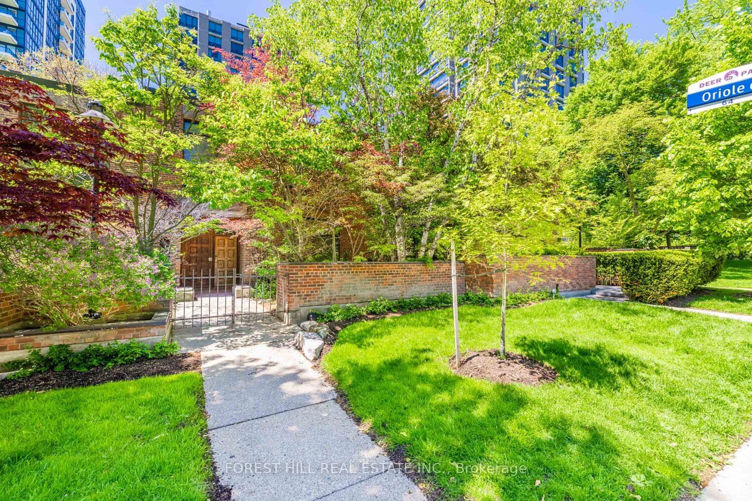 82 Oriole Road photo 1