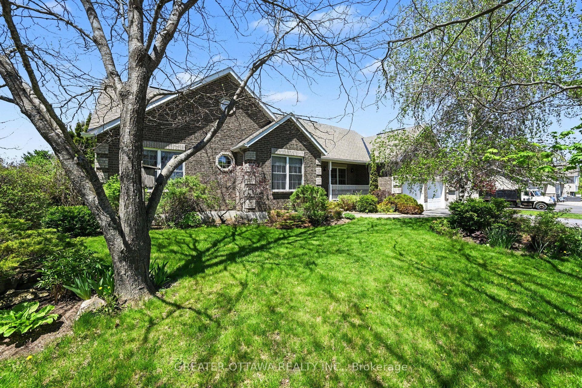 149 Heather Crescent photo 1