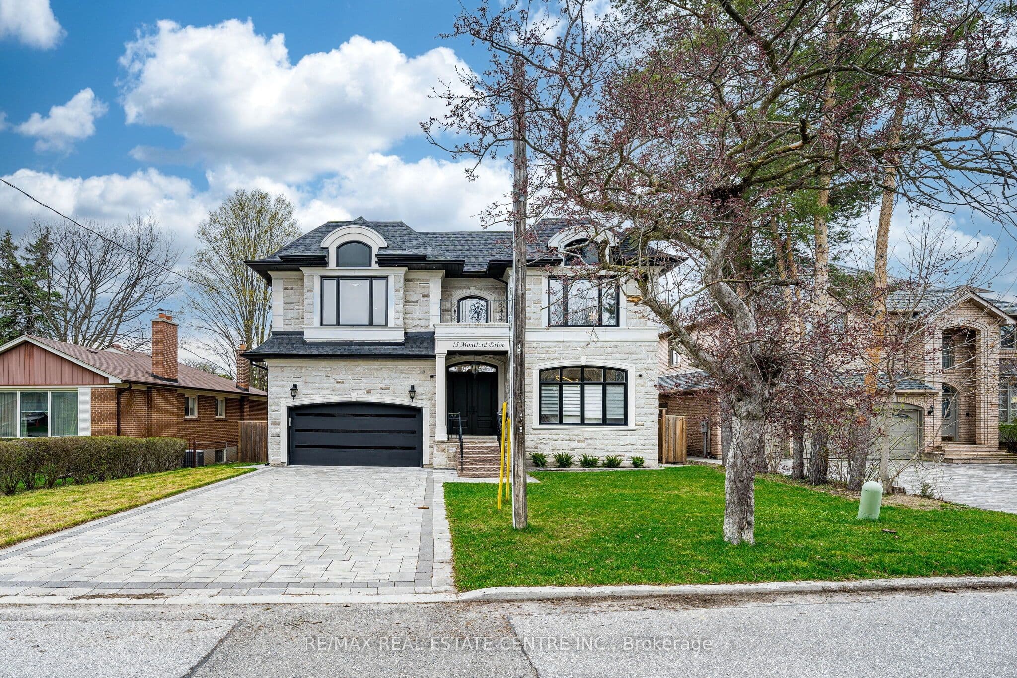 15 Montford Drive photo 1