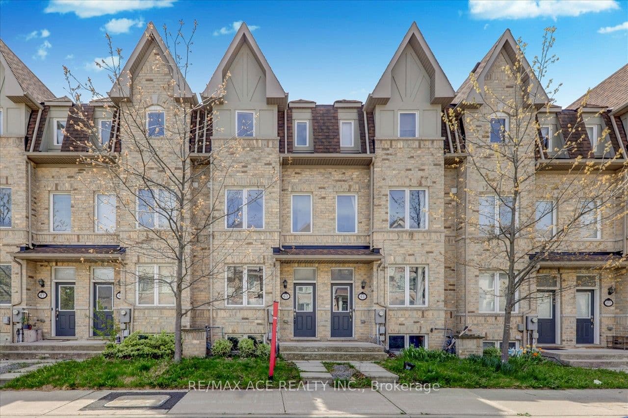 43 Kawneer Terrace photo 1