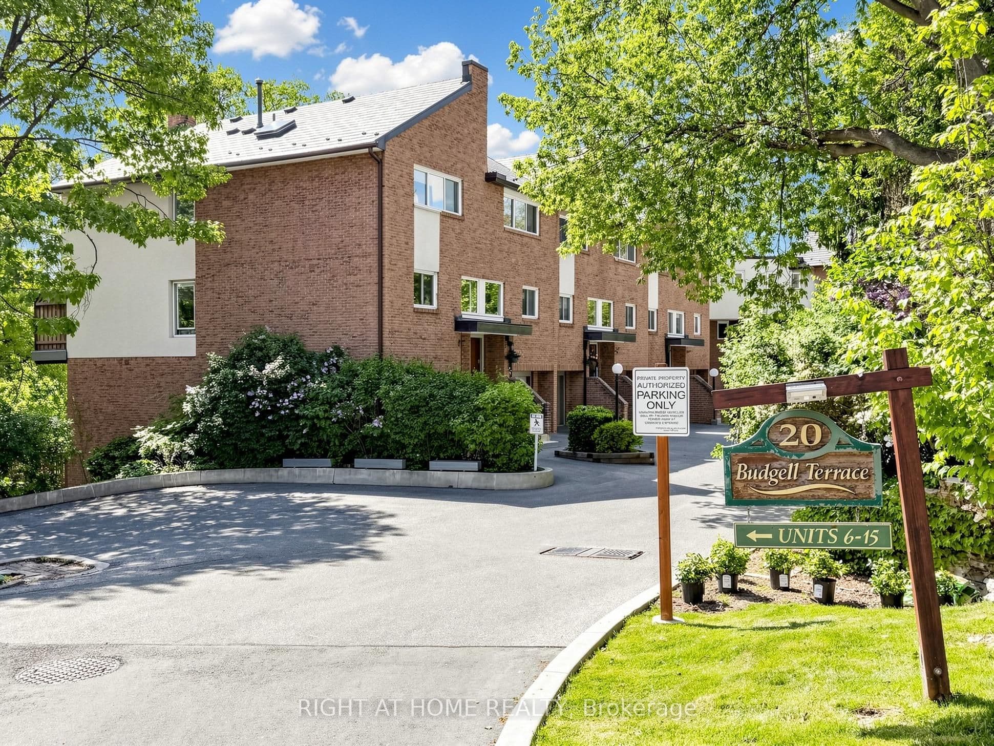 Unit 14 20 Budgell Terrace photo 1