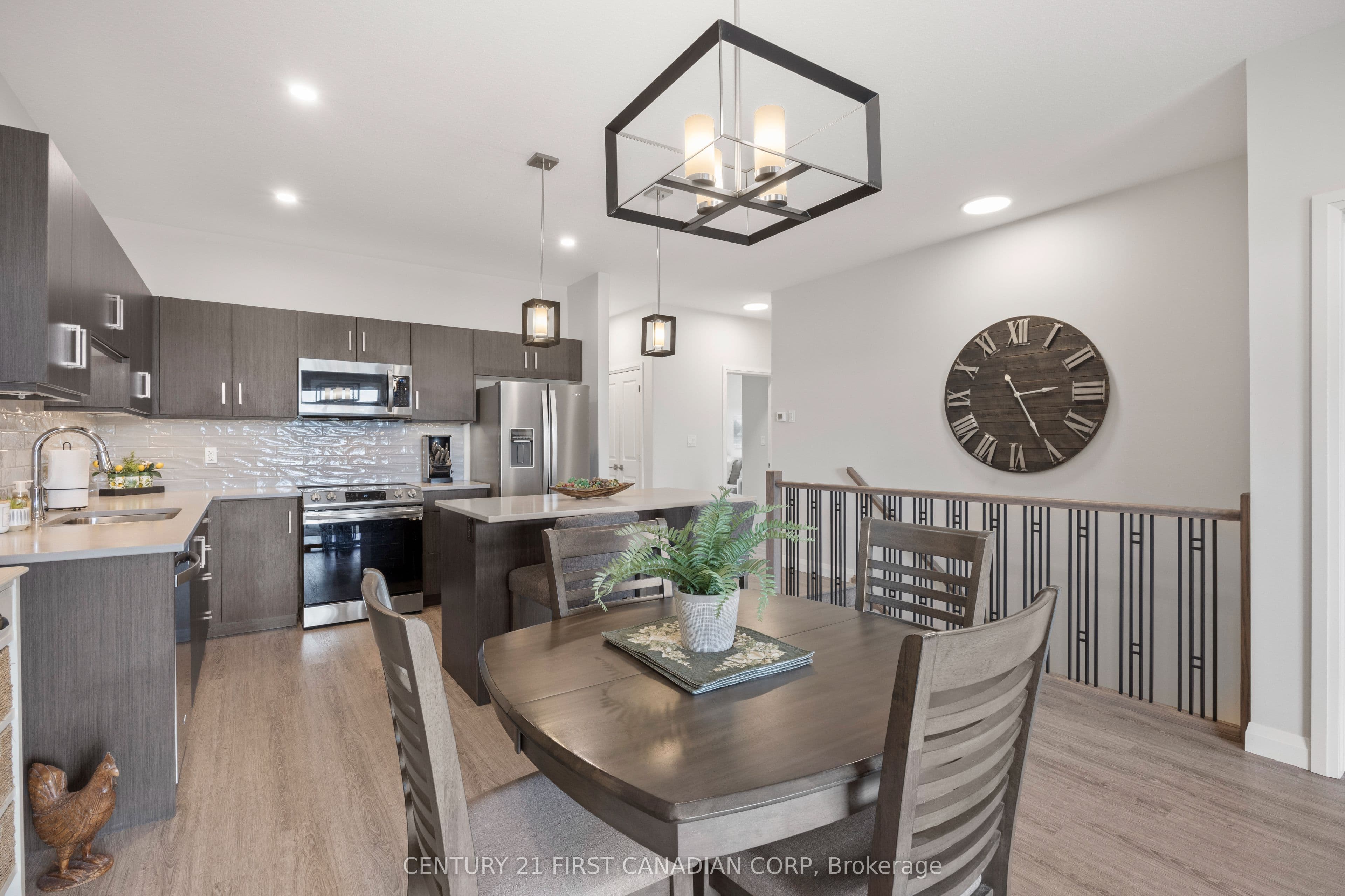 100 Rowe Avenue photo 1