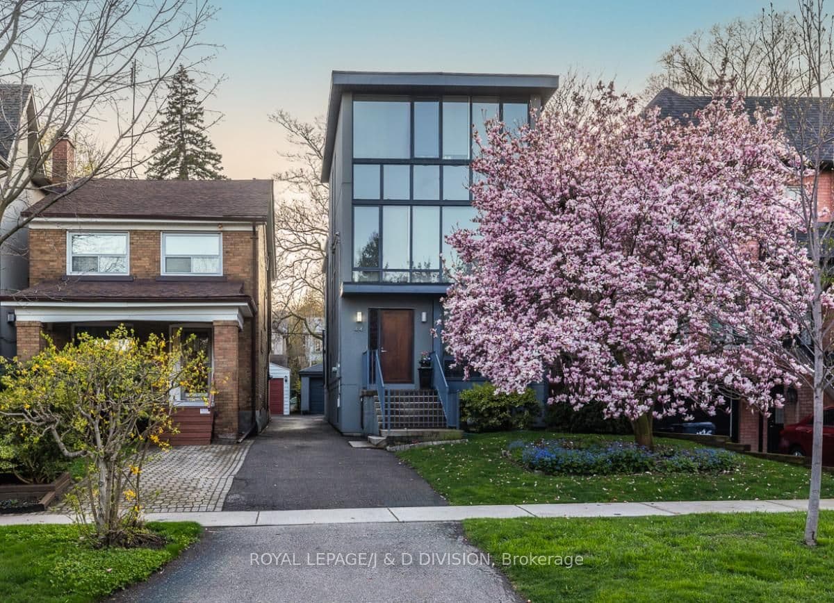 44 Standish Avenue photo 1