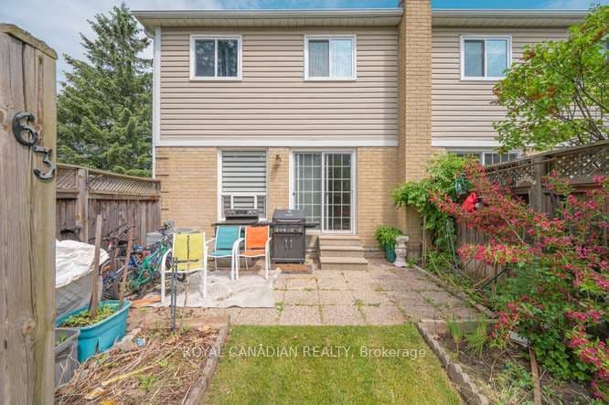 63 Heathcliffe Square photo 1