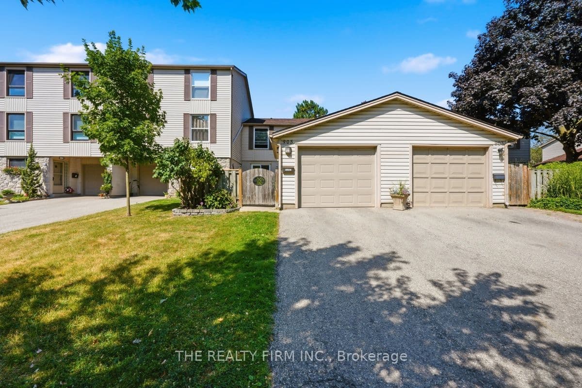905 Dalhousie Drive photo 1