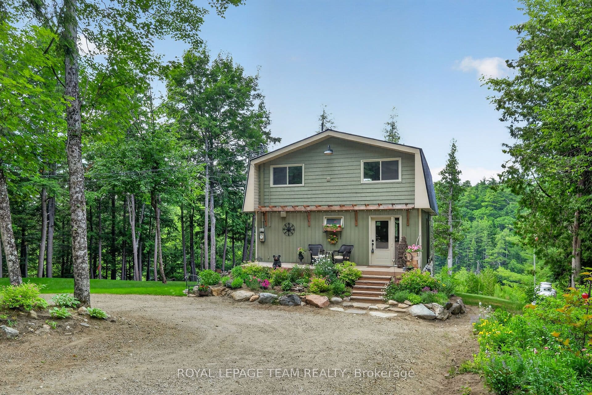 102 A Mcvicar Lane photo 1