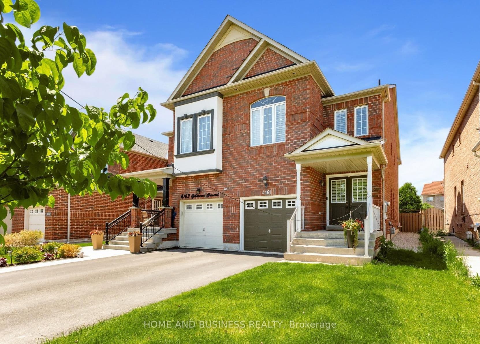 4161 Goldenrod Crescent photo 1