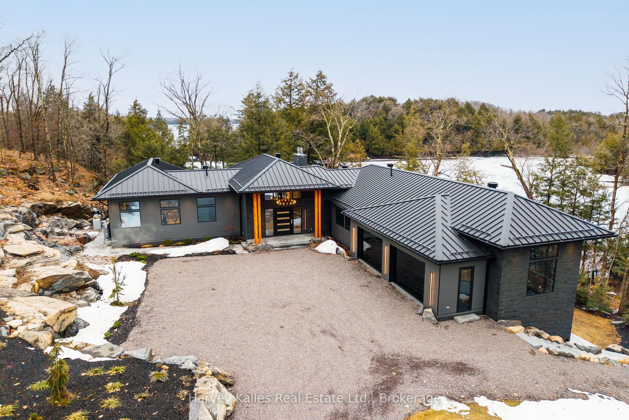 Unit 2 1013 Hall's Road photo 1
