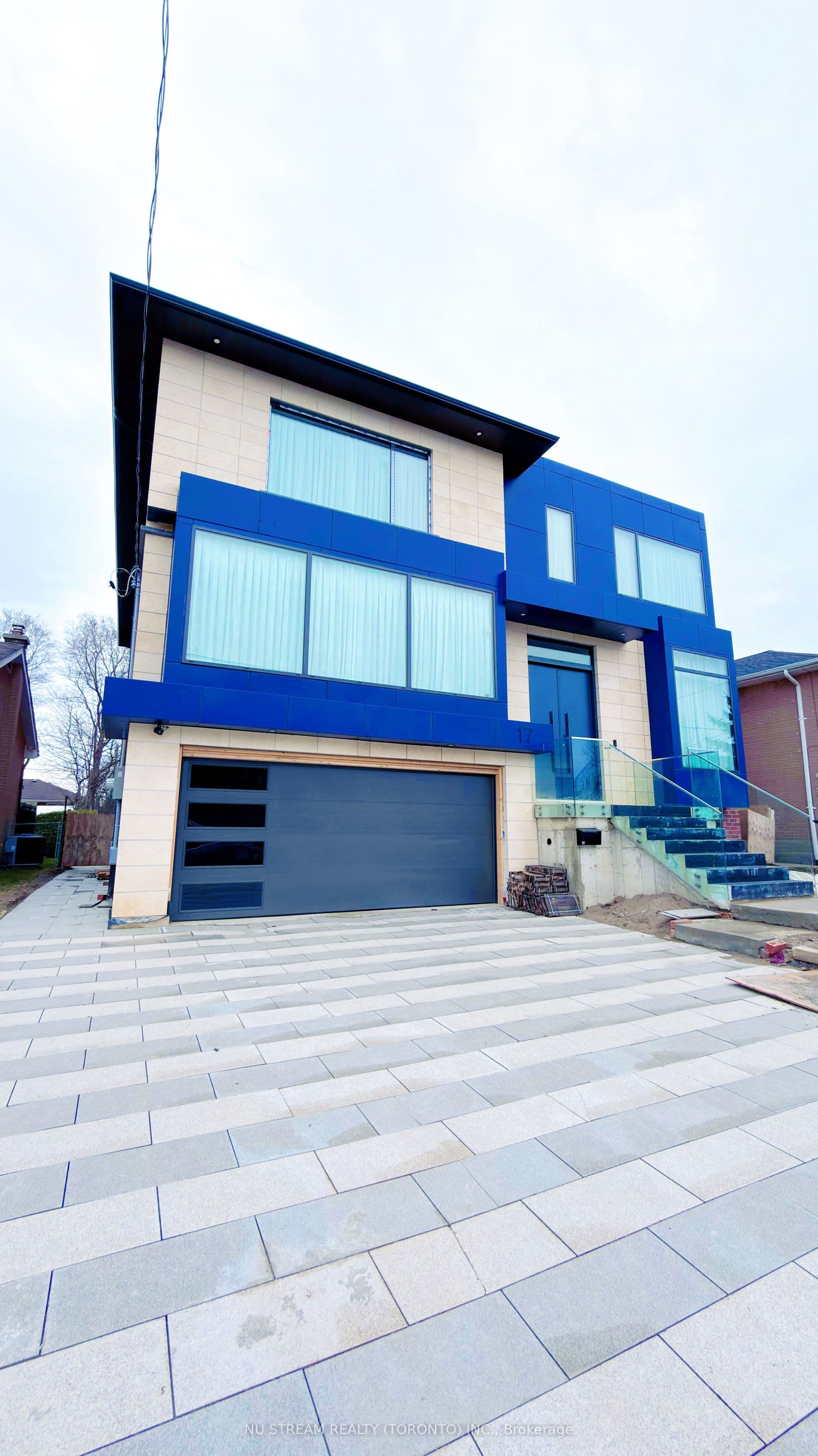 17 Cavotti Crescent photo 1
