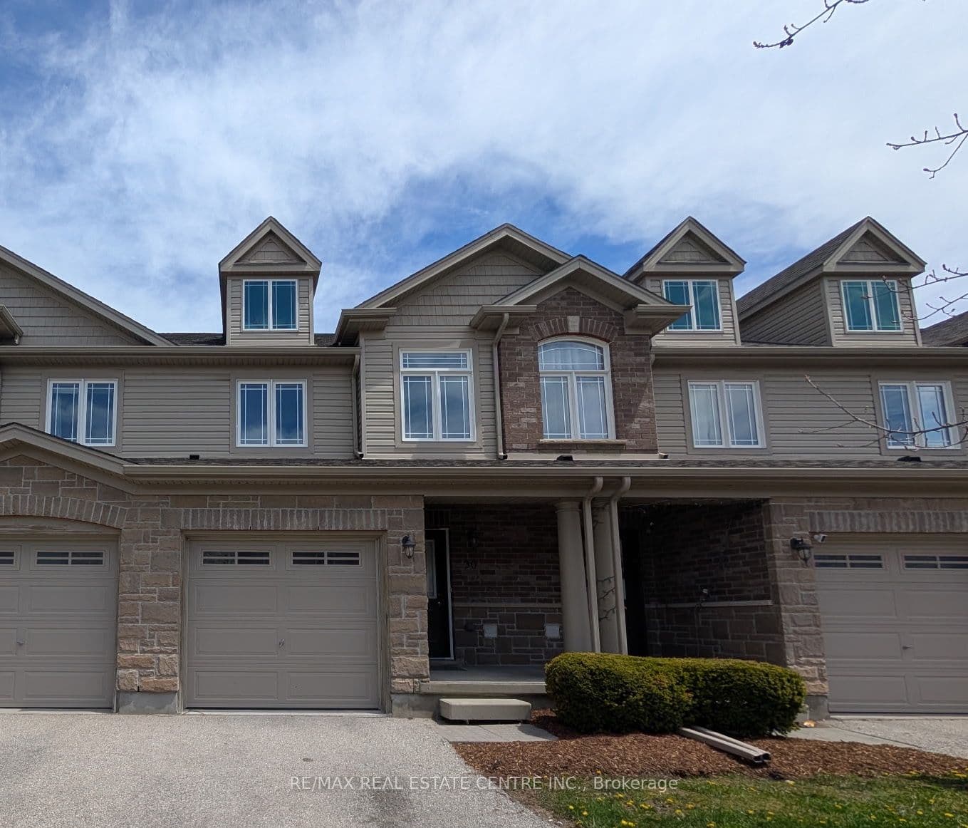 30 Oldfield Drive photo 1