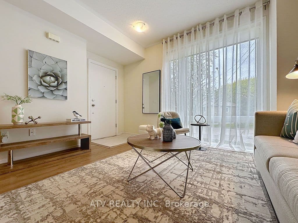 Unit 35 26 Fieldway Road photo 1