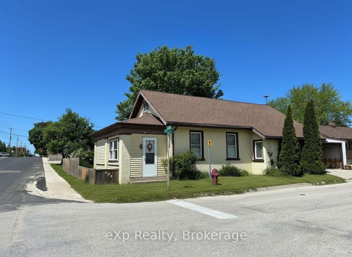 385 11th Avenue photo 1