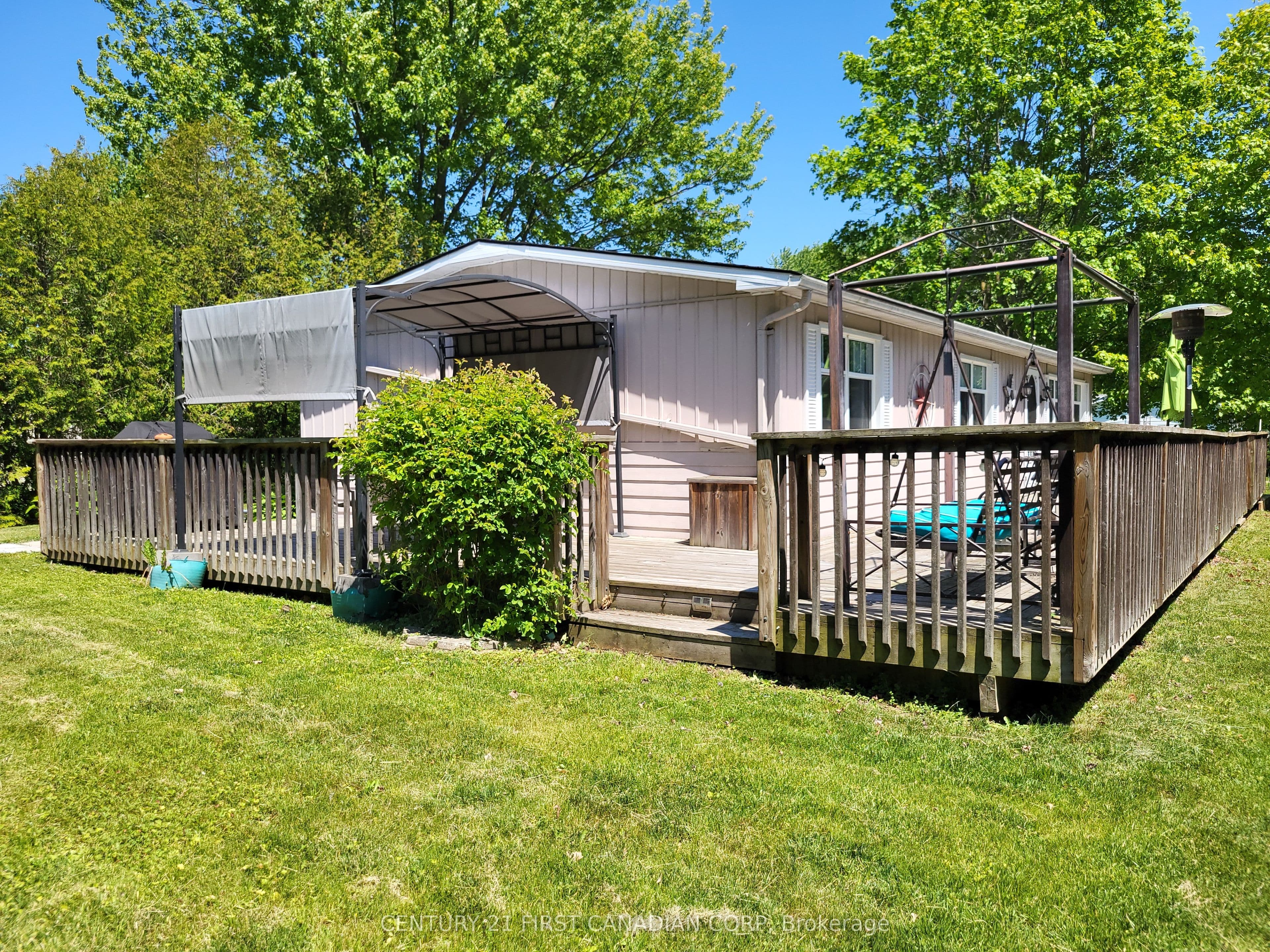 72599 STANLEY Street photo 1