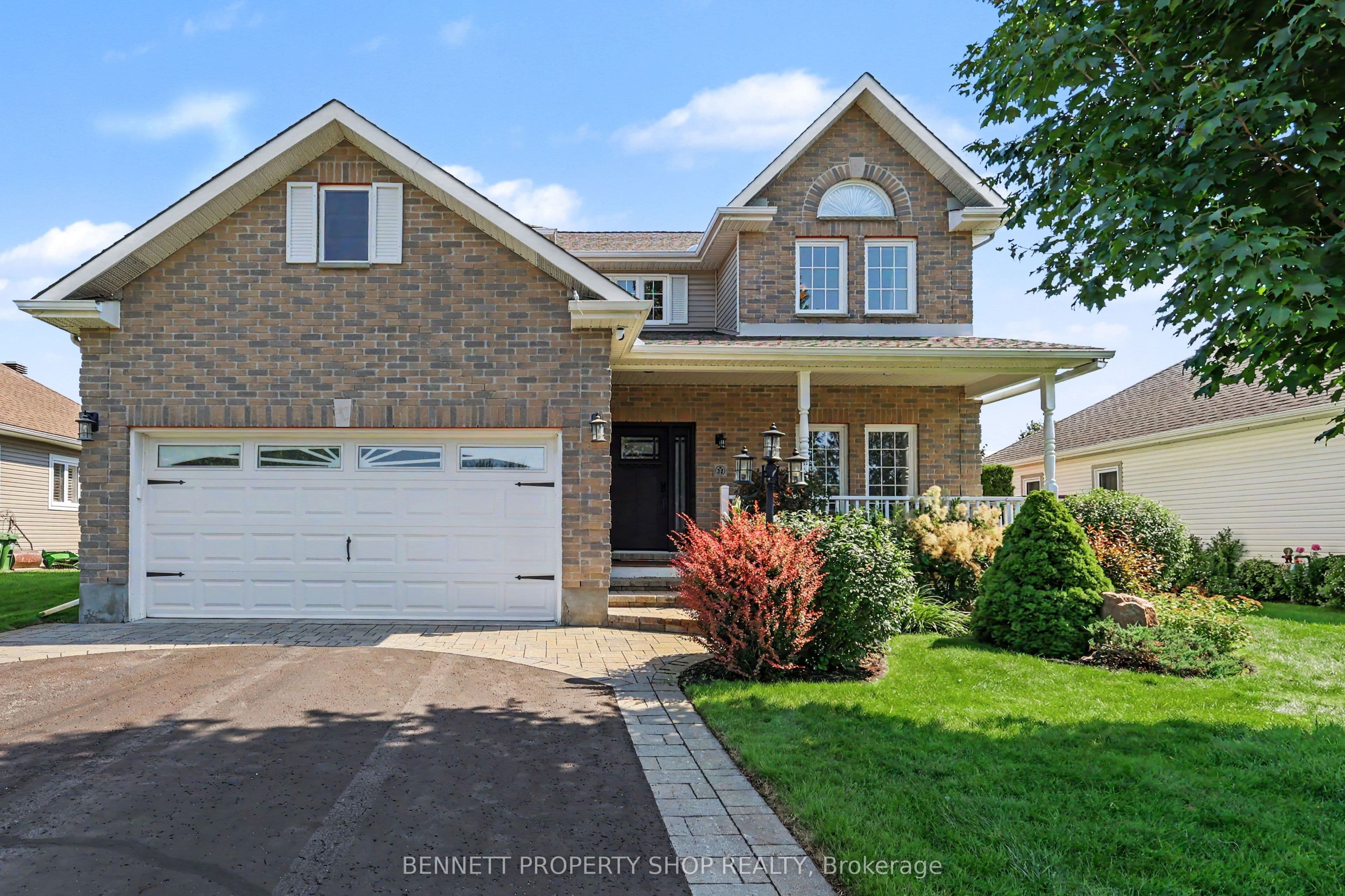 32 Rochelle Drive photo 1
