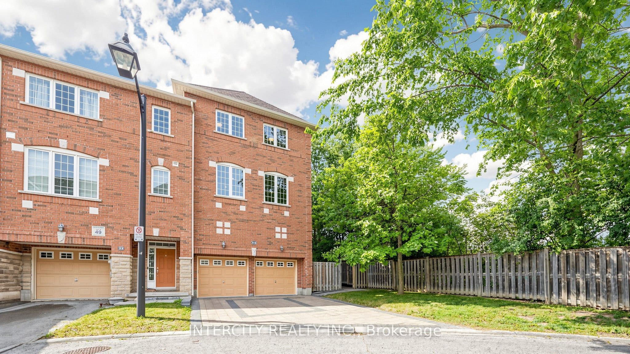 Unit 22A 151 Silverwood Avenue photo 1
