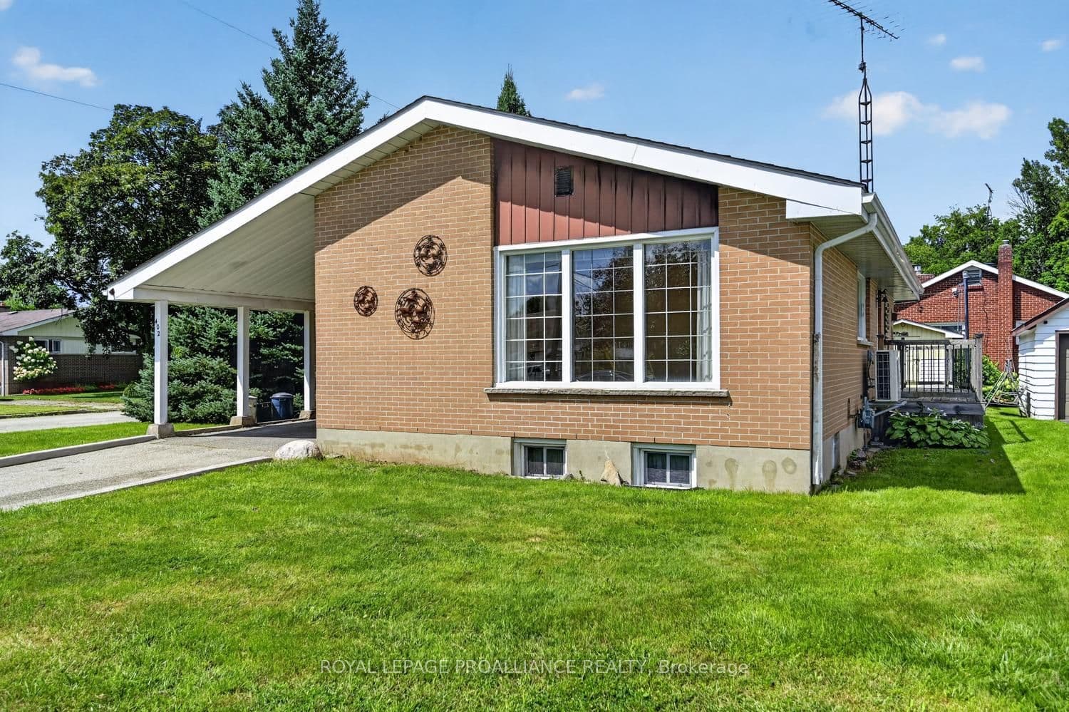 402 Linda Street photo 1