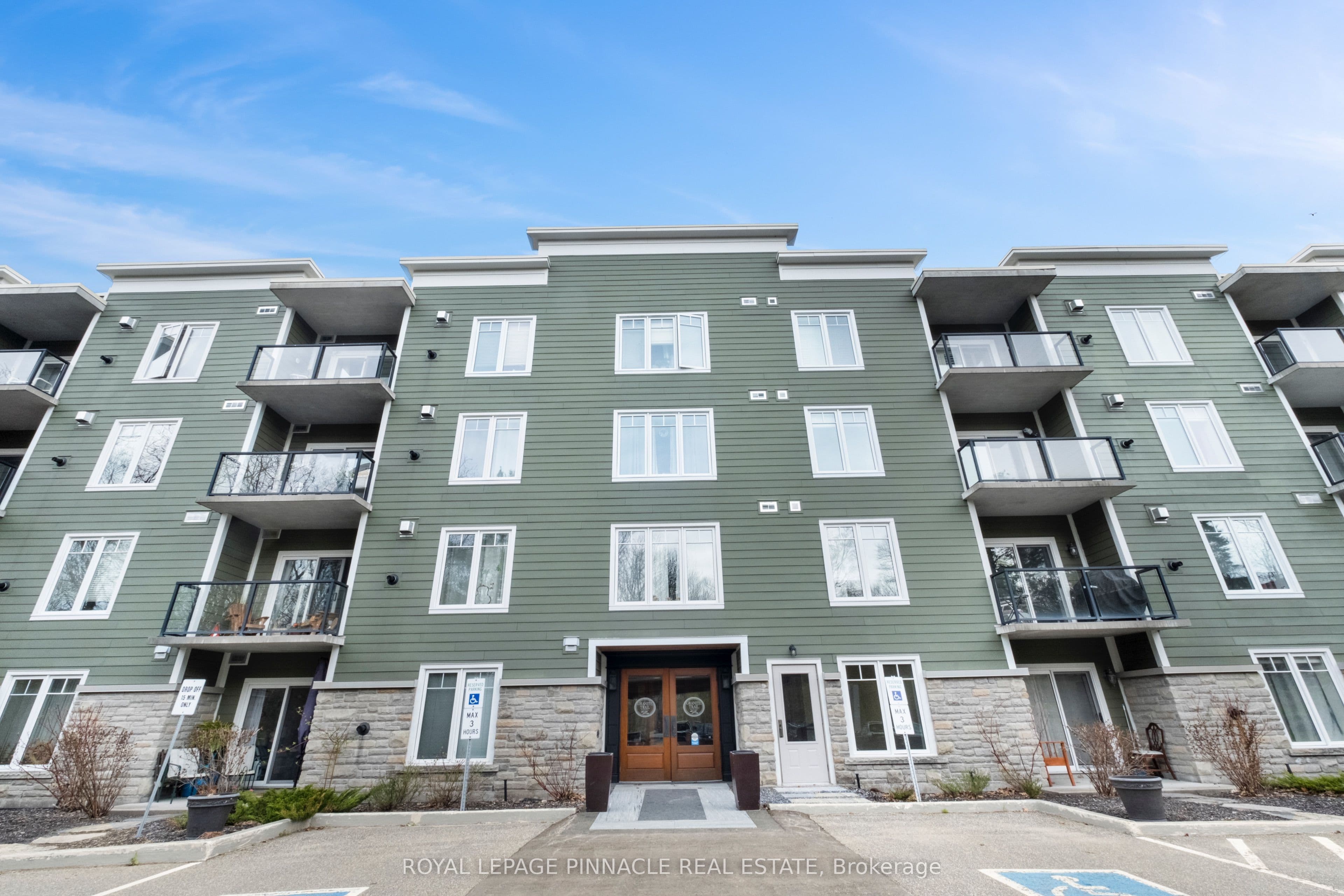 Unit 404 391 James Street photo 1