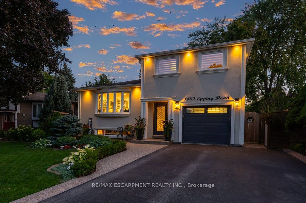 1482 Epping Road photo 1