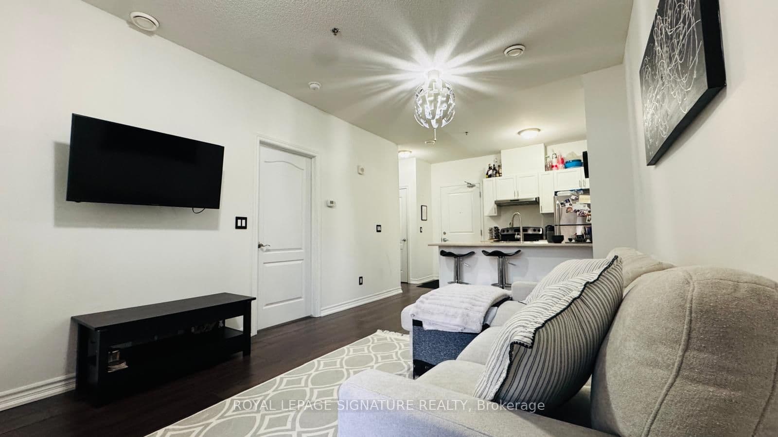 Unit 107 1370 Costigan Road photo 1
