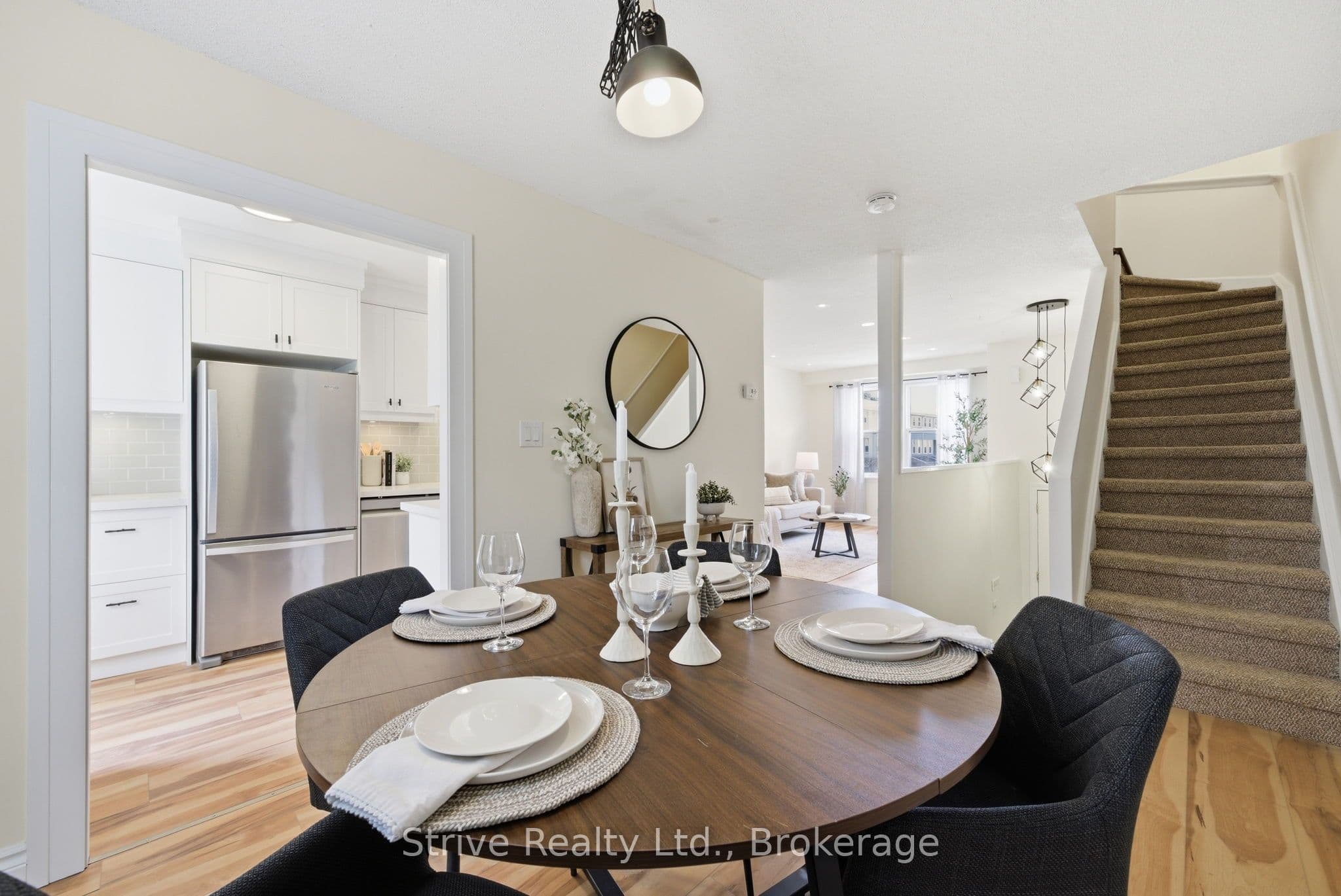 Unit 33 1718 John Street photo 1