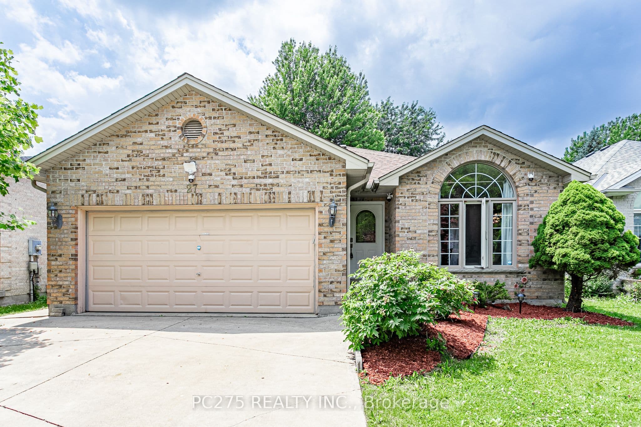 27 Jasmine Drive photo 1