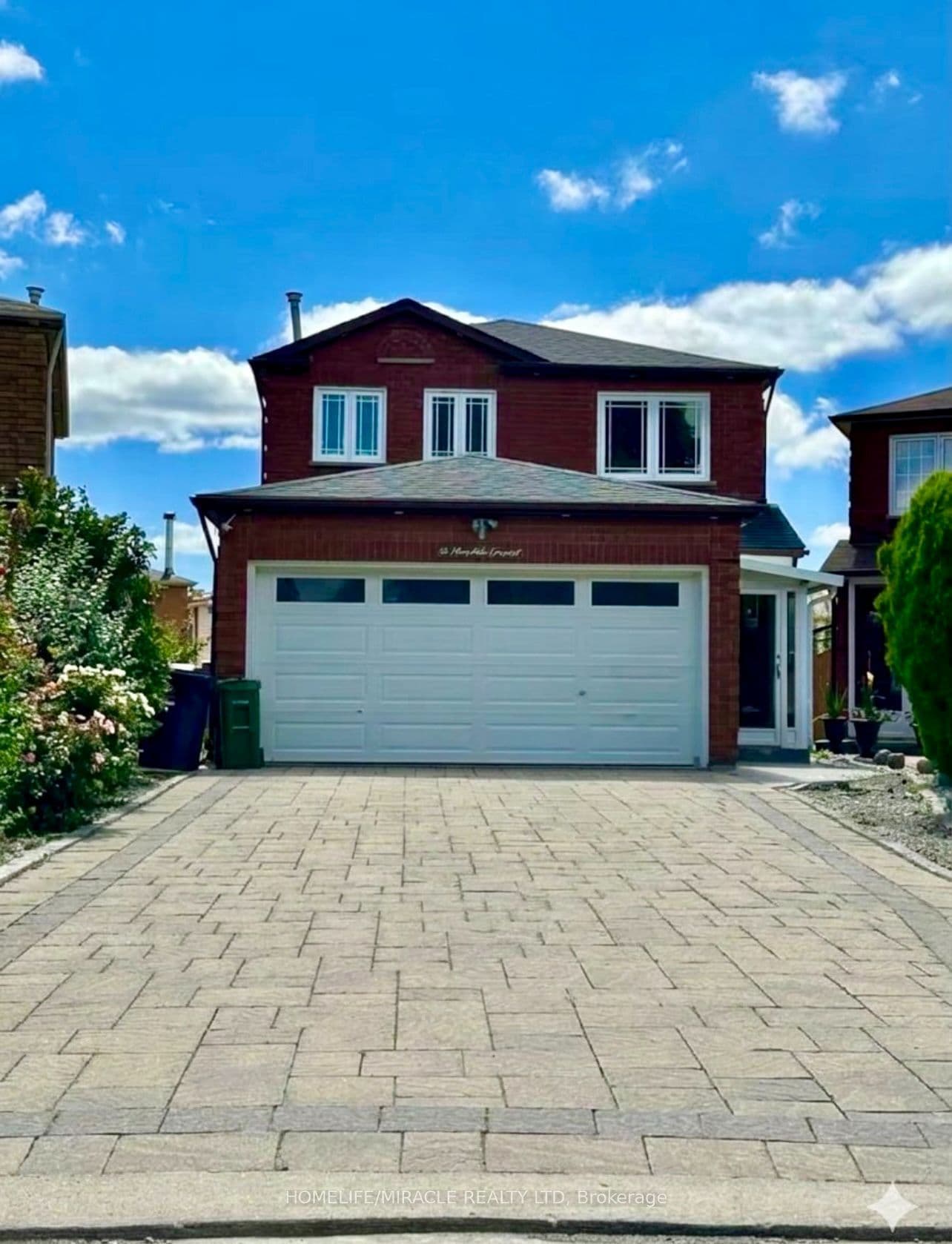 32 Marsdale Crescent photo 1