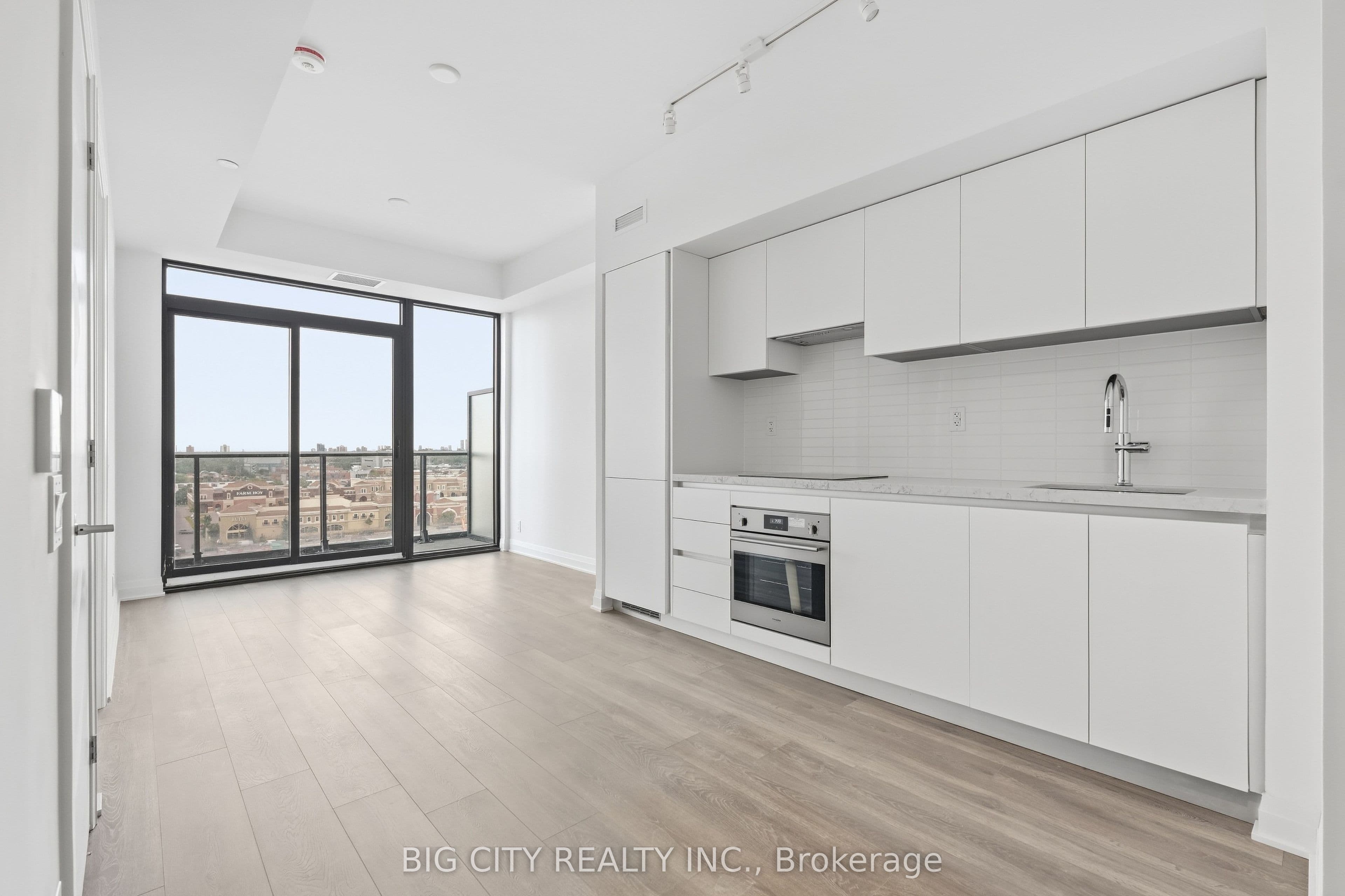 Unit 1801 25 Frederick Todd Way photo 1