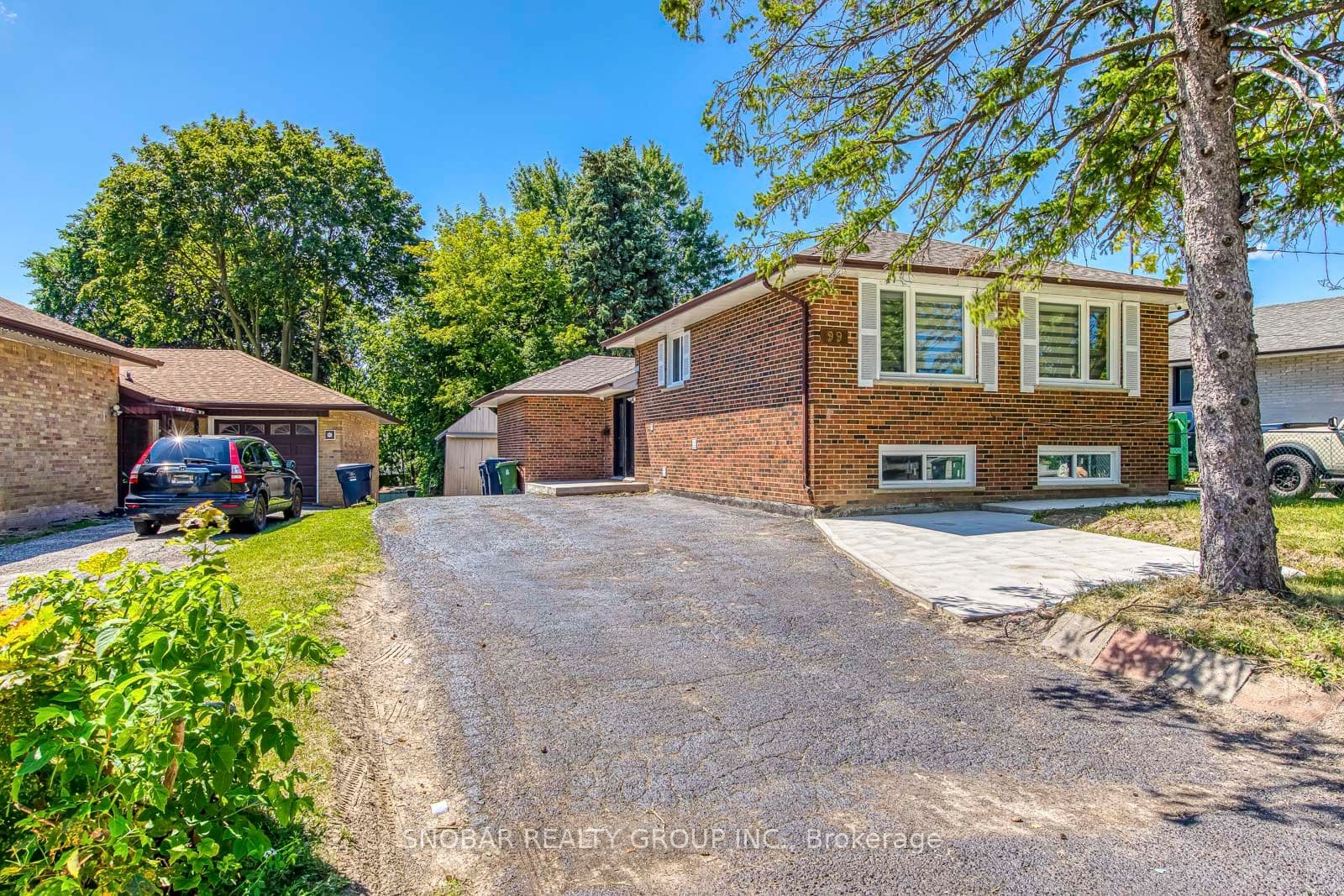 99 Jeffcoat Drive photo 1