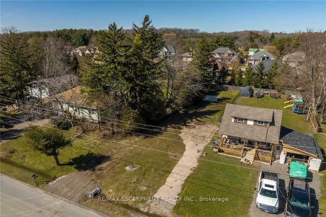 815 FOSS Road photo 1