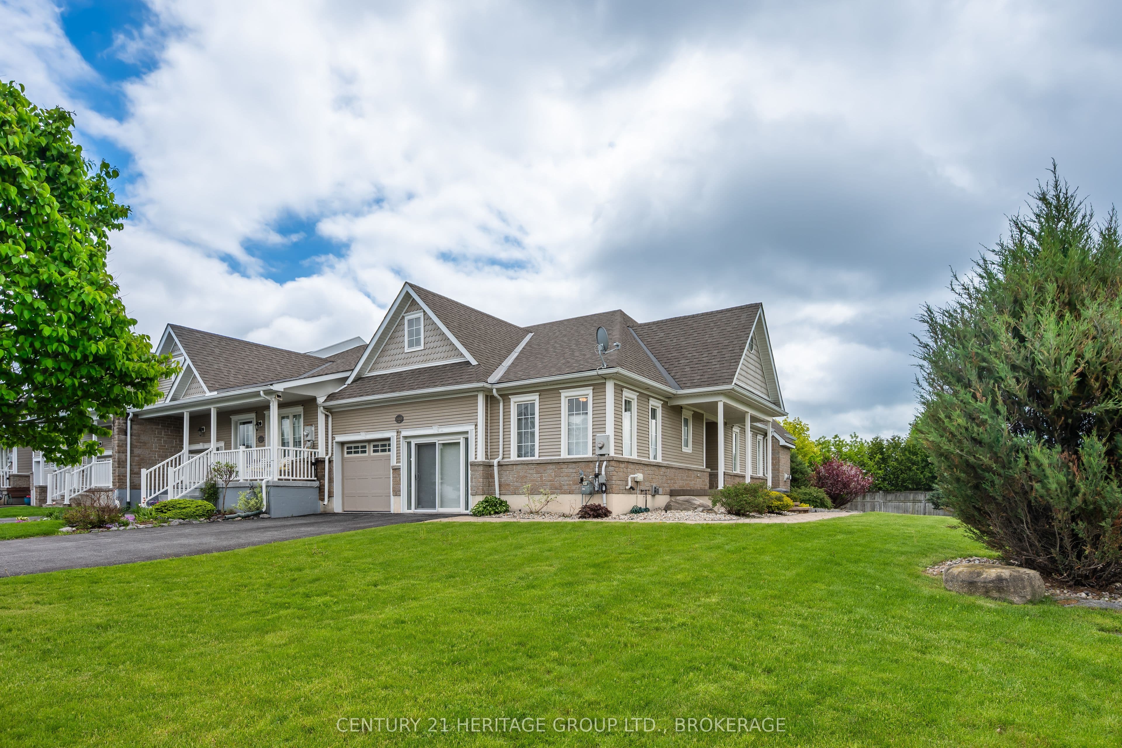 100 BRITANNIA Crescent photo 1