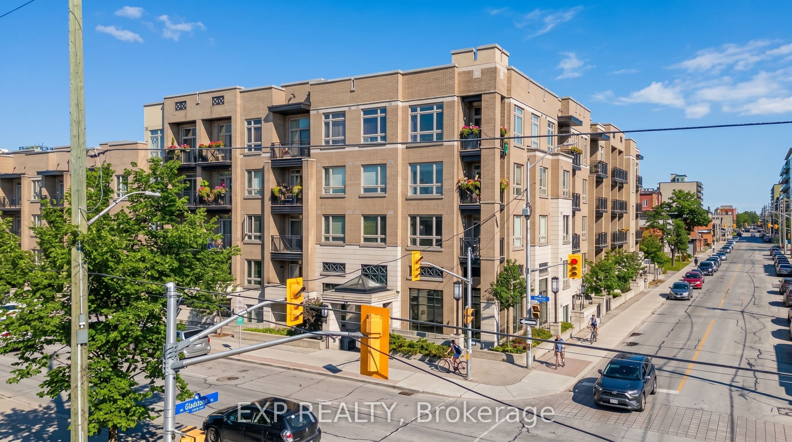 Unit 118 429 Kent Street photo 1