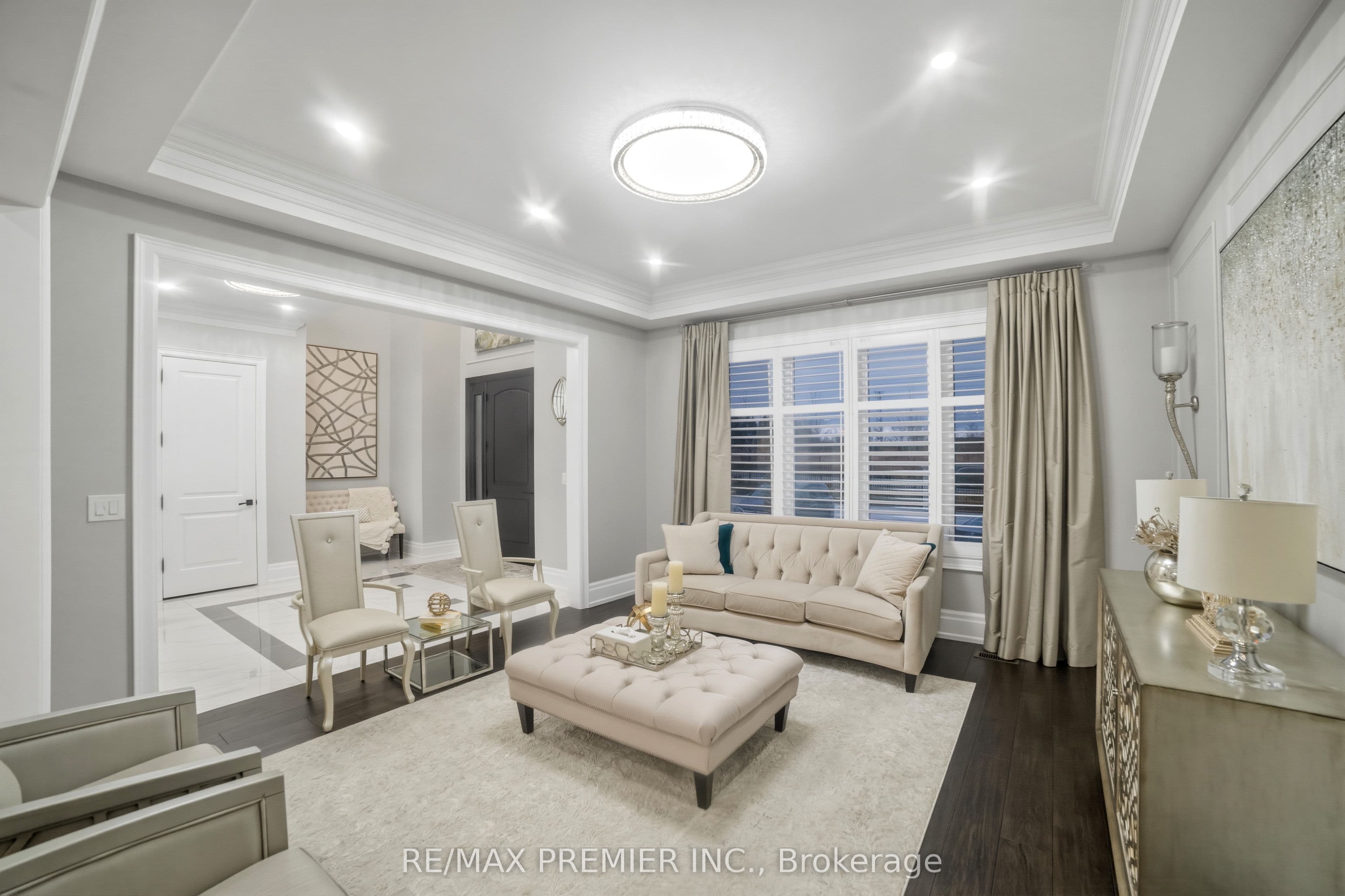 2180 King Vaughan Road photo 1