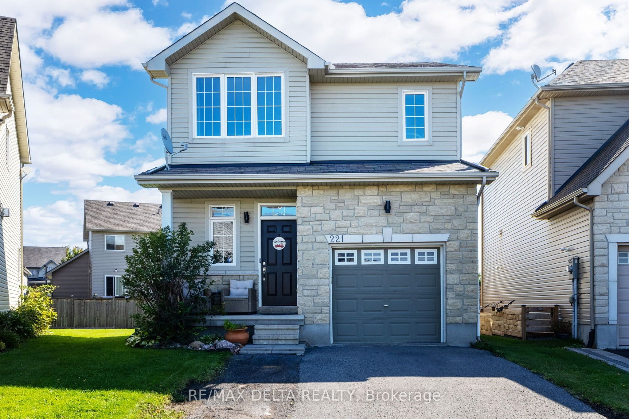221 MERCURY Street photo 1