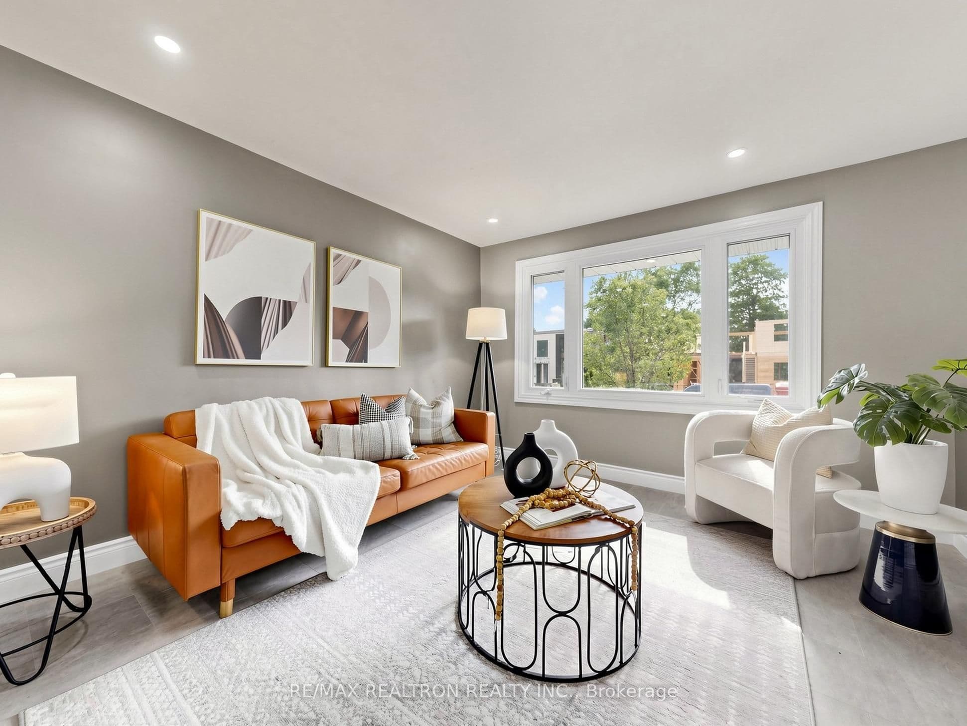 56 Ternhill Crescent photo 1