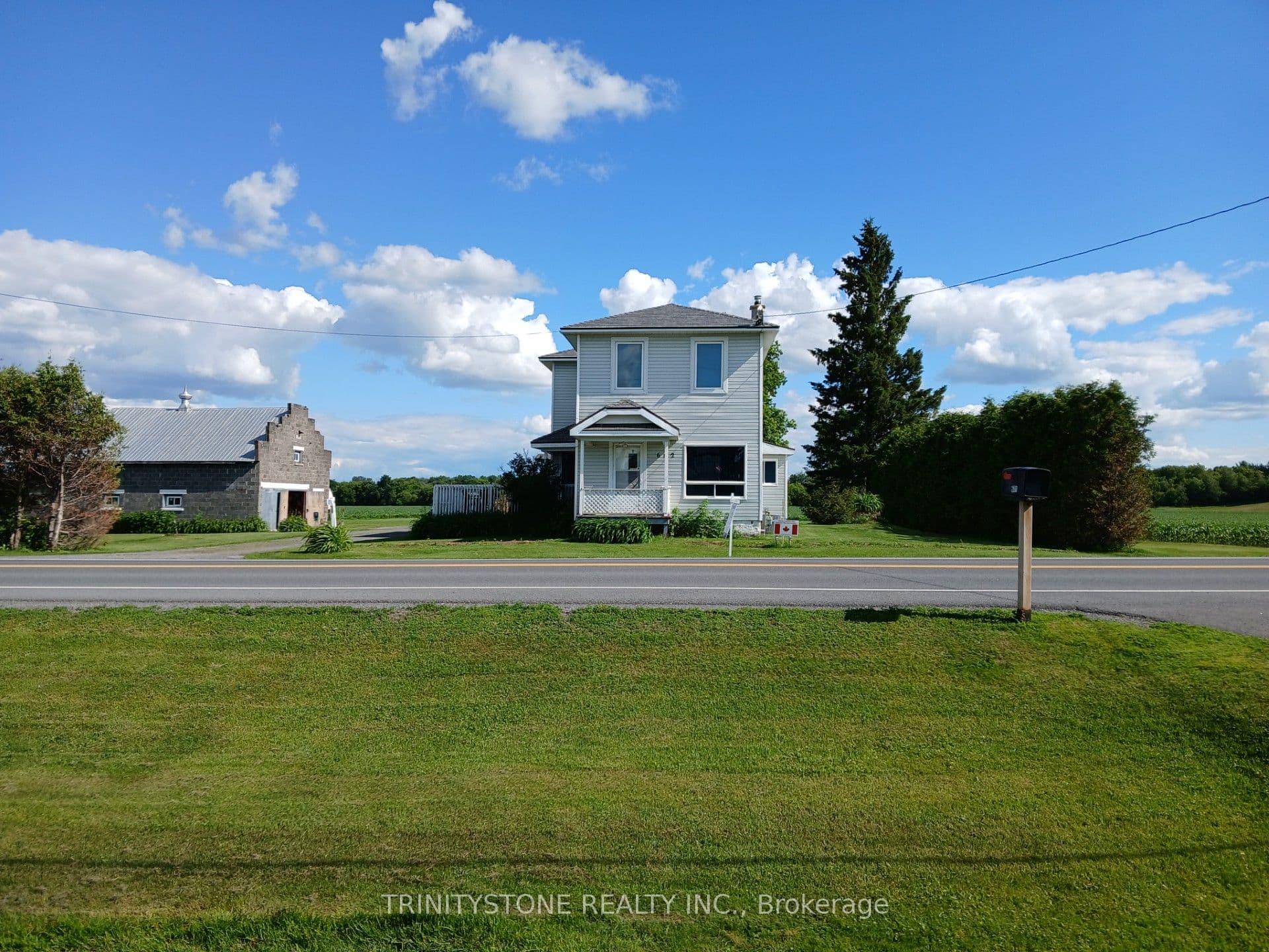 662 Lacroix Road photo 1