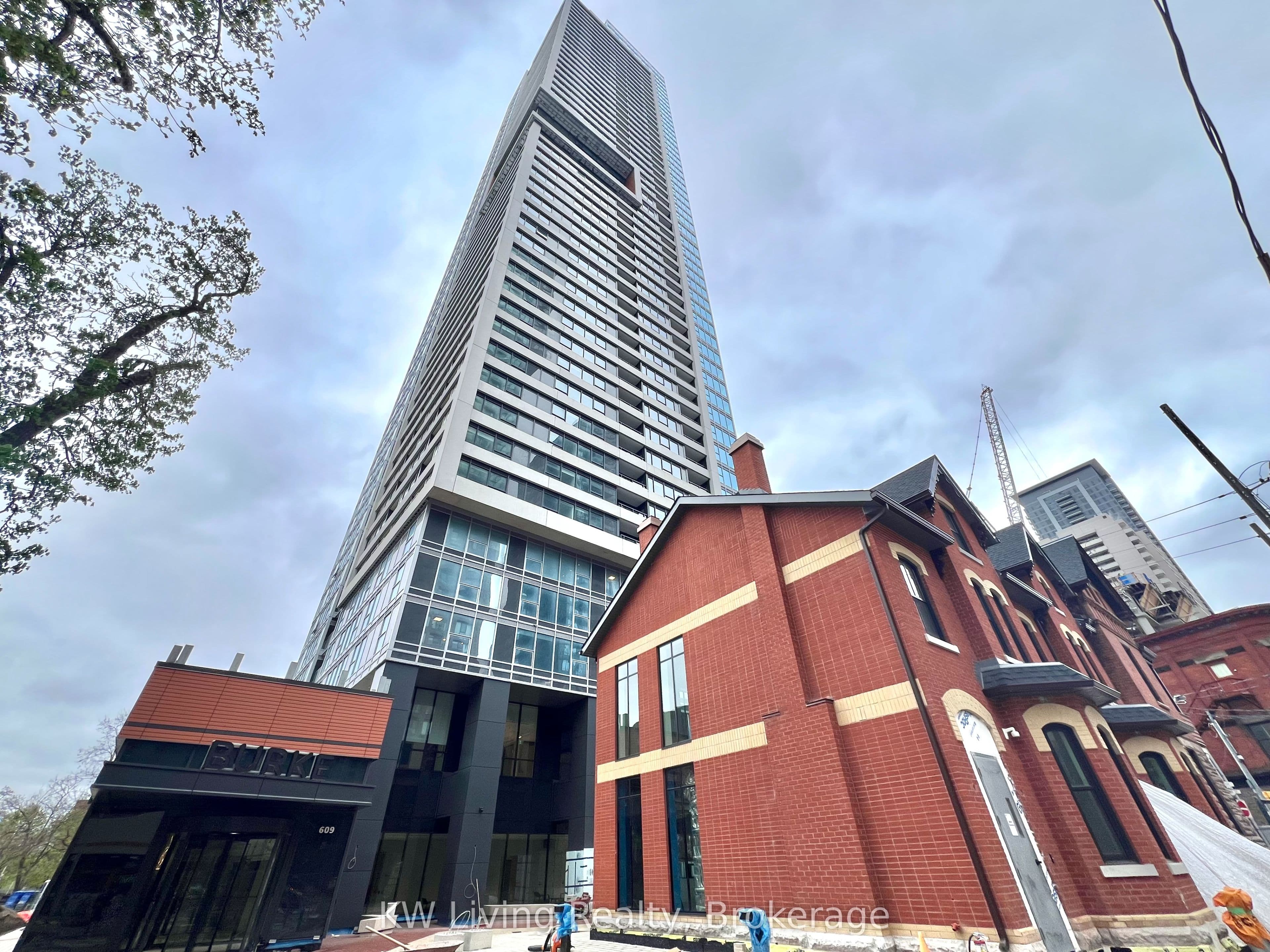 Unit 909 609 Sherbourne Street photo 1