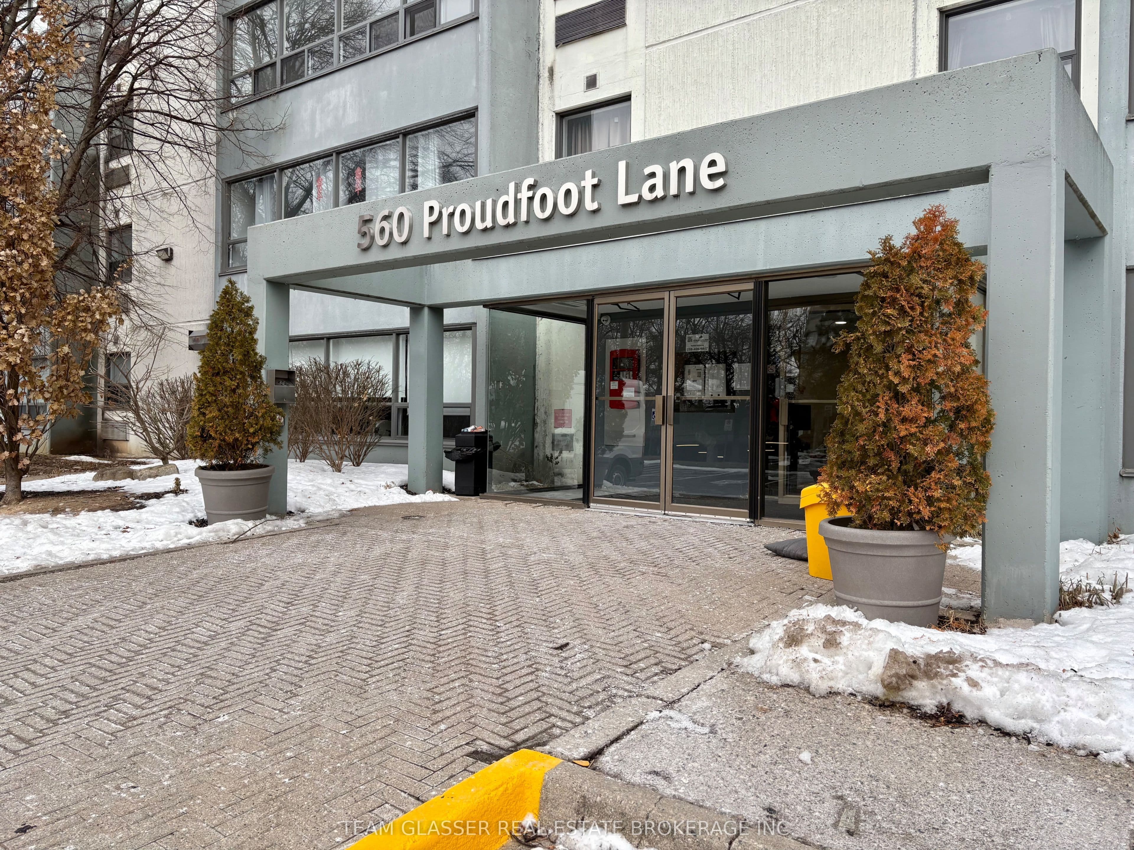 Unit 207 560 Proudfoot Lane photo 1
