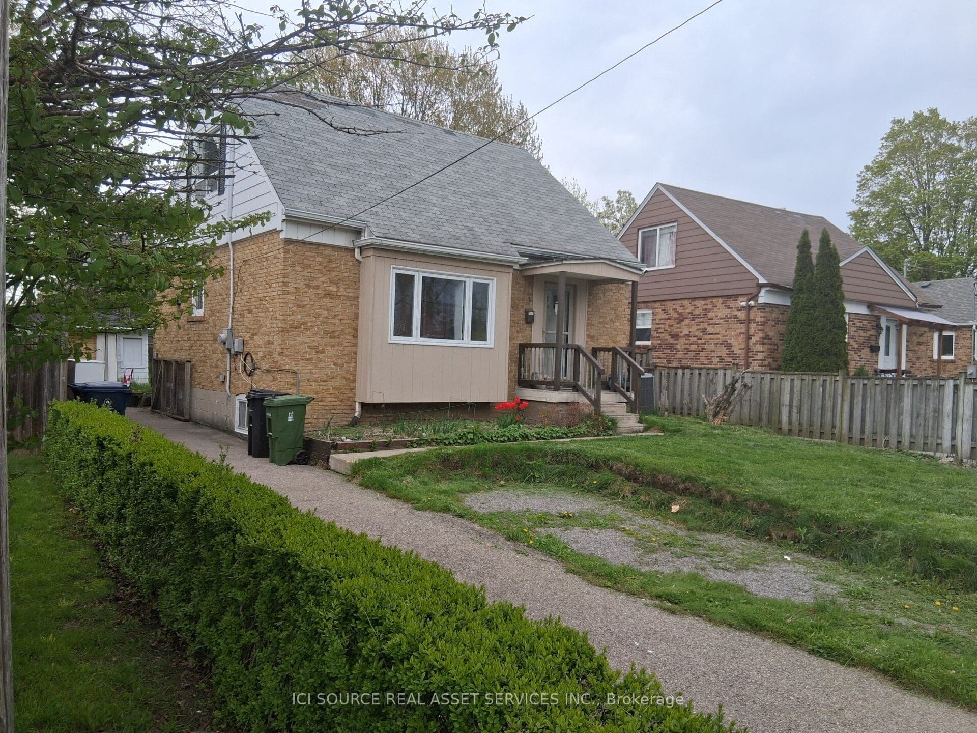 11 Ellington Drive photo 1