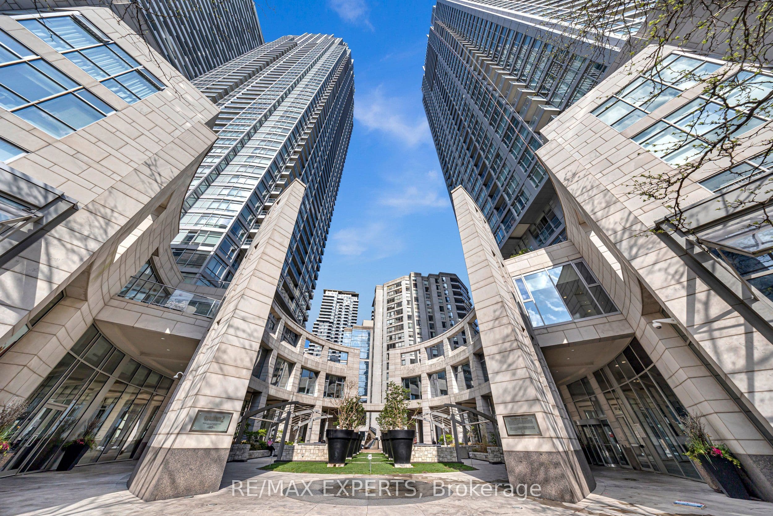 Unit 2304 2191 Yonge Street photo 1