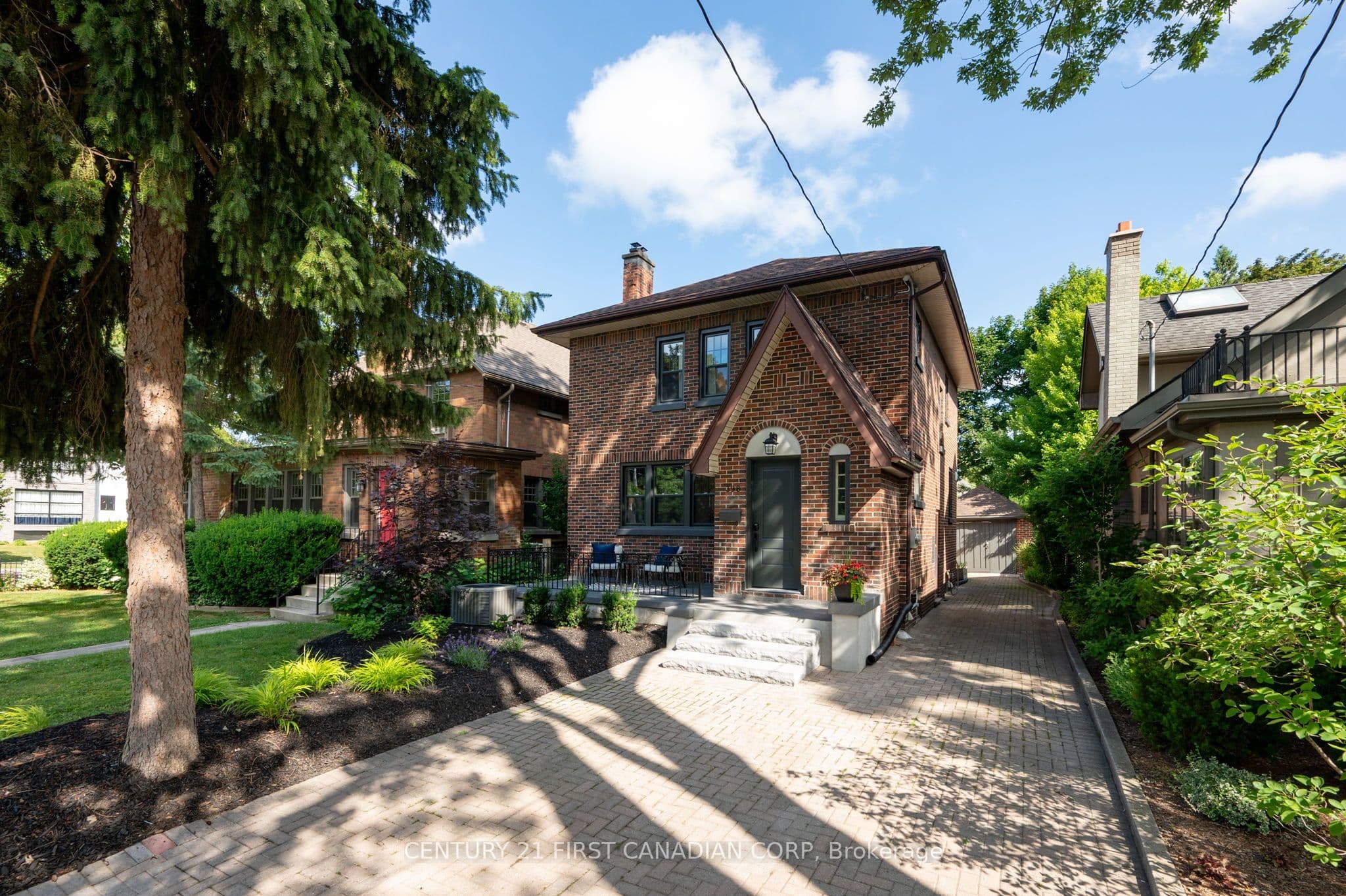 398 Victoria Street photo 1
