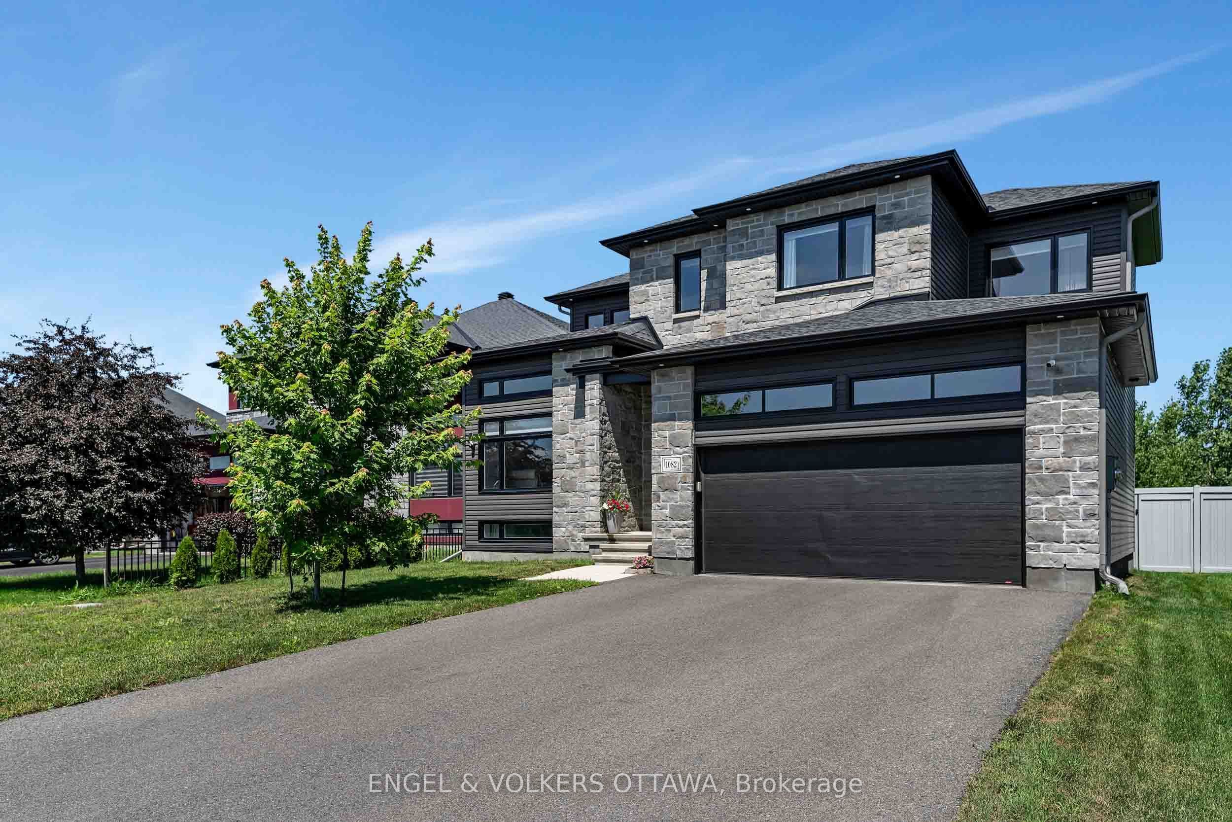 1082 Docteur Corbeil Boulevard photo 1