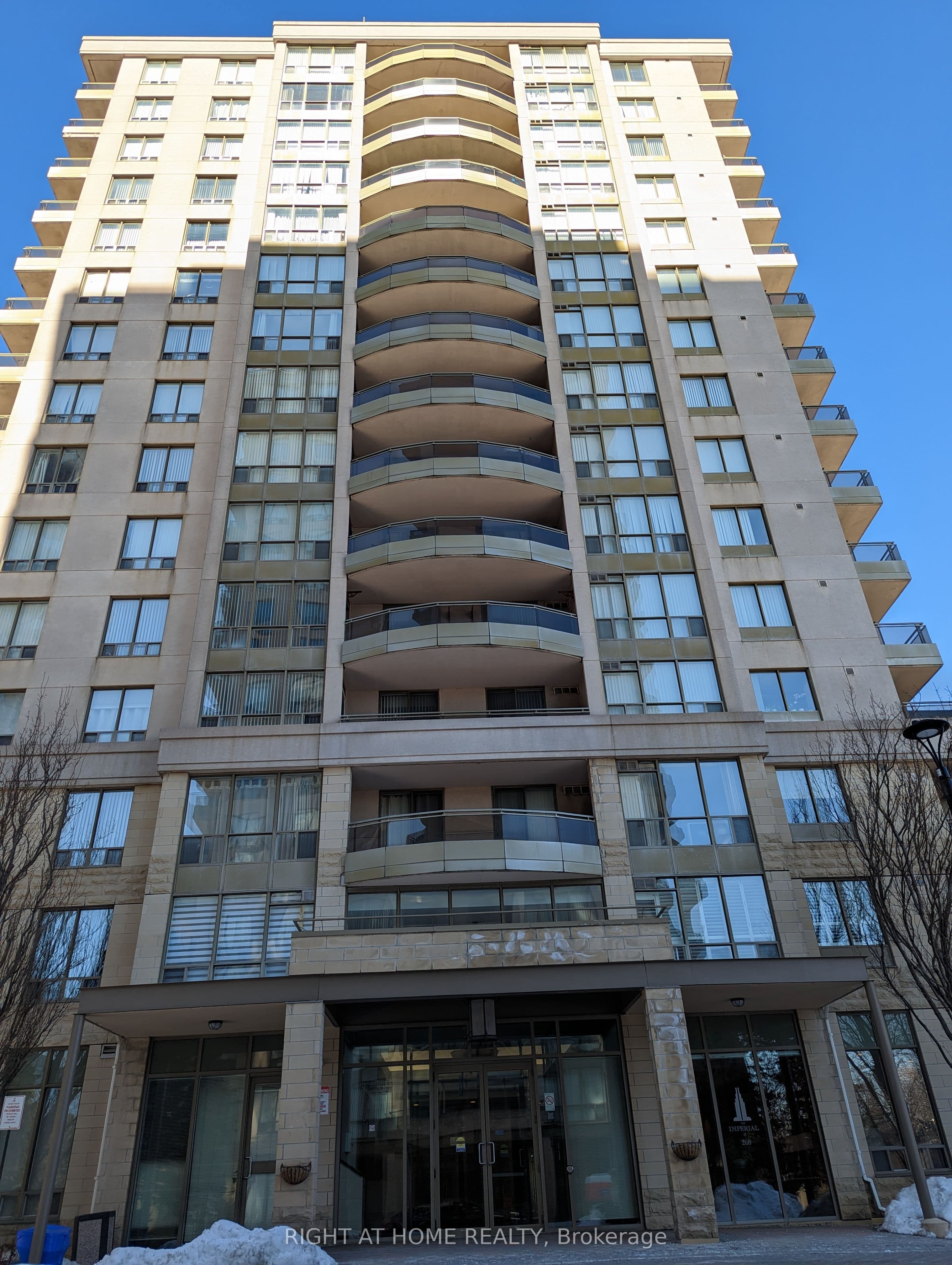 Unit 305 260 Doris Avenue photo 1