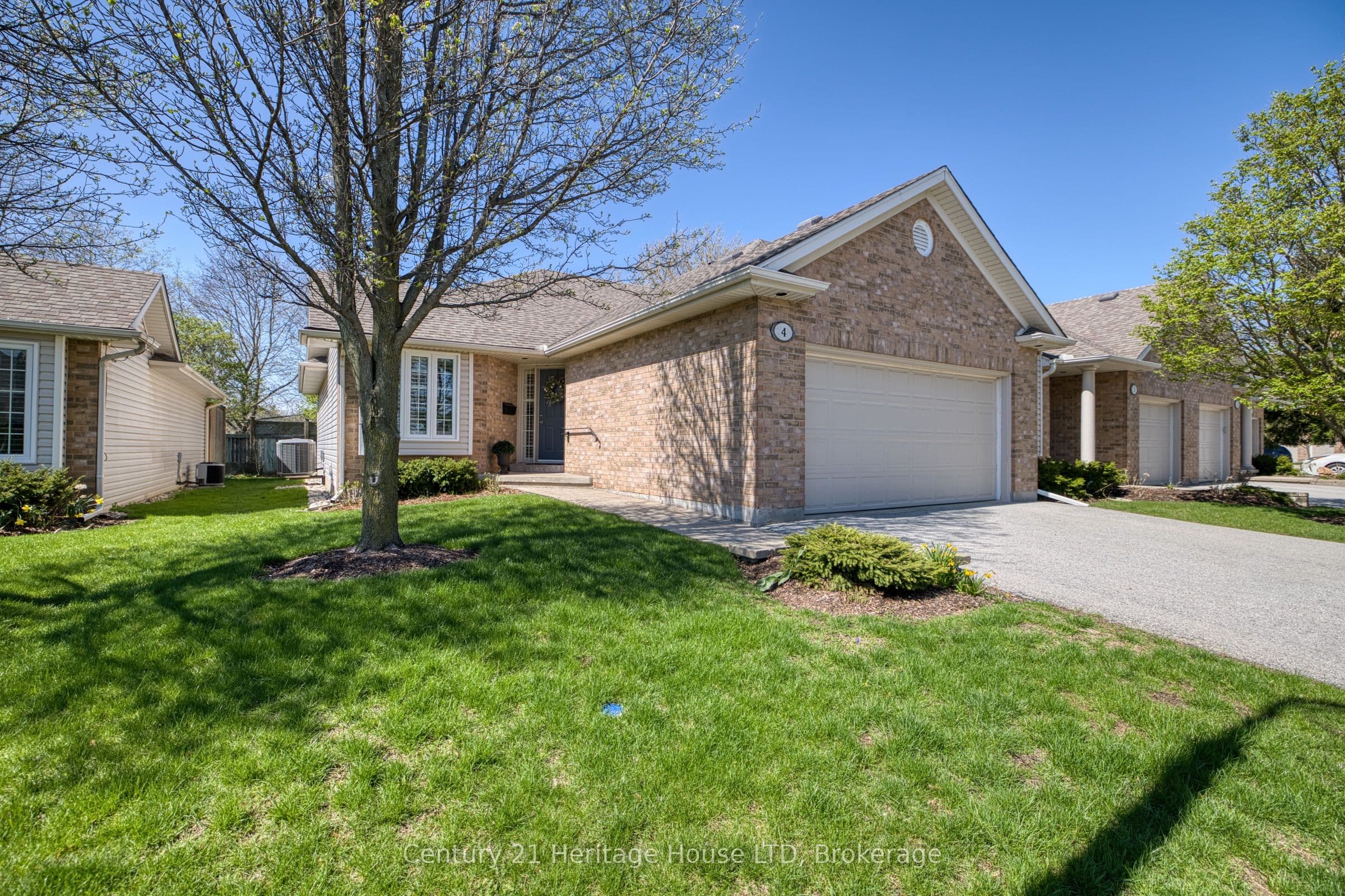 Unit 4 1439 Niagara Stone Road photo 1