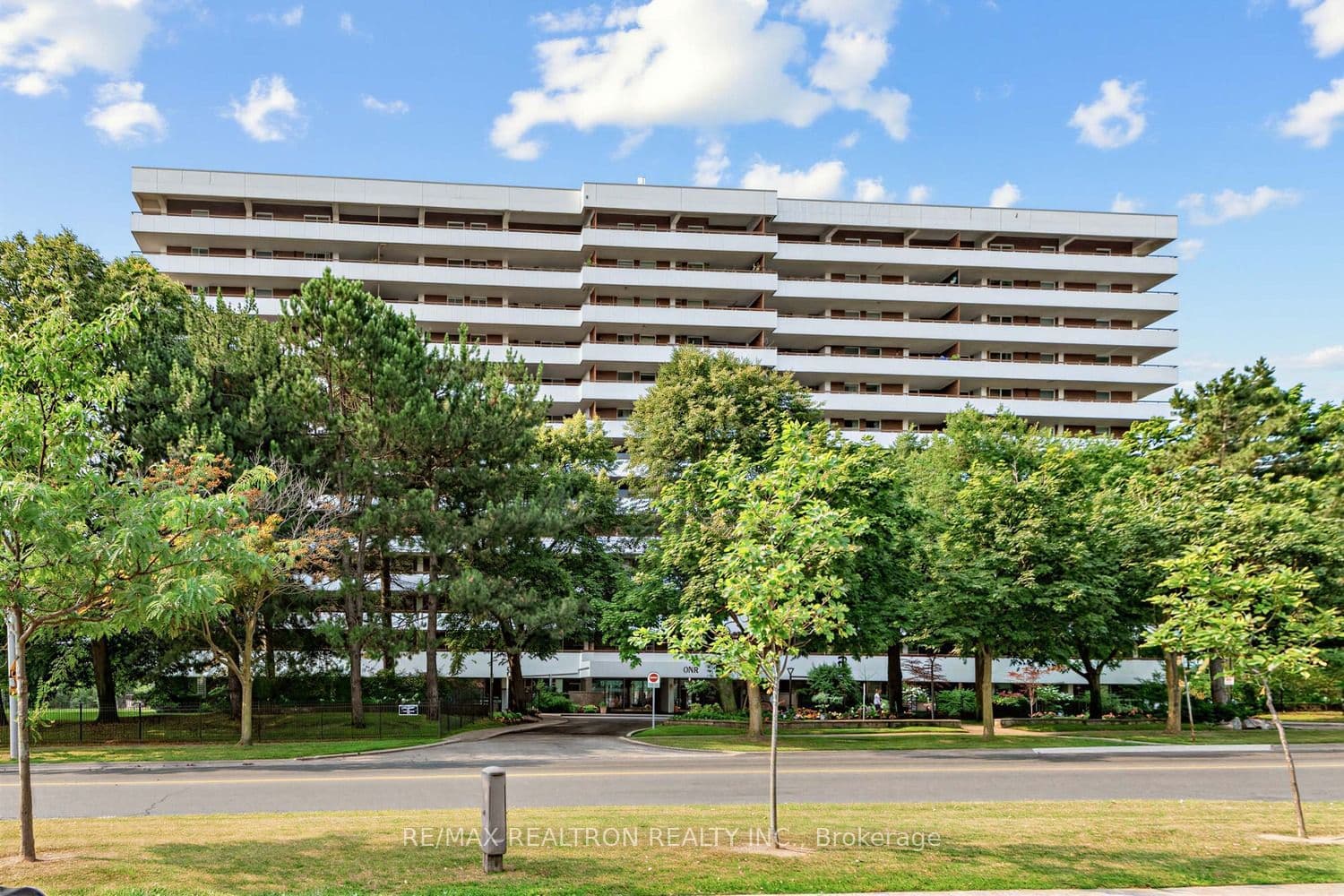 Unit 211 1 Royal Orchard Boulevard photo 1