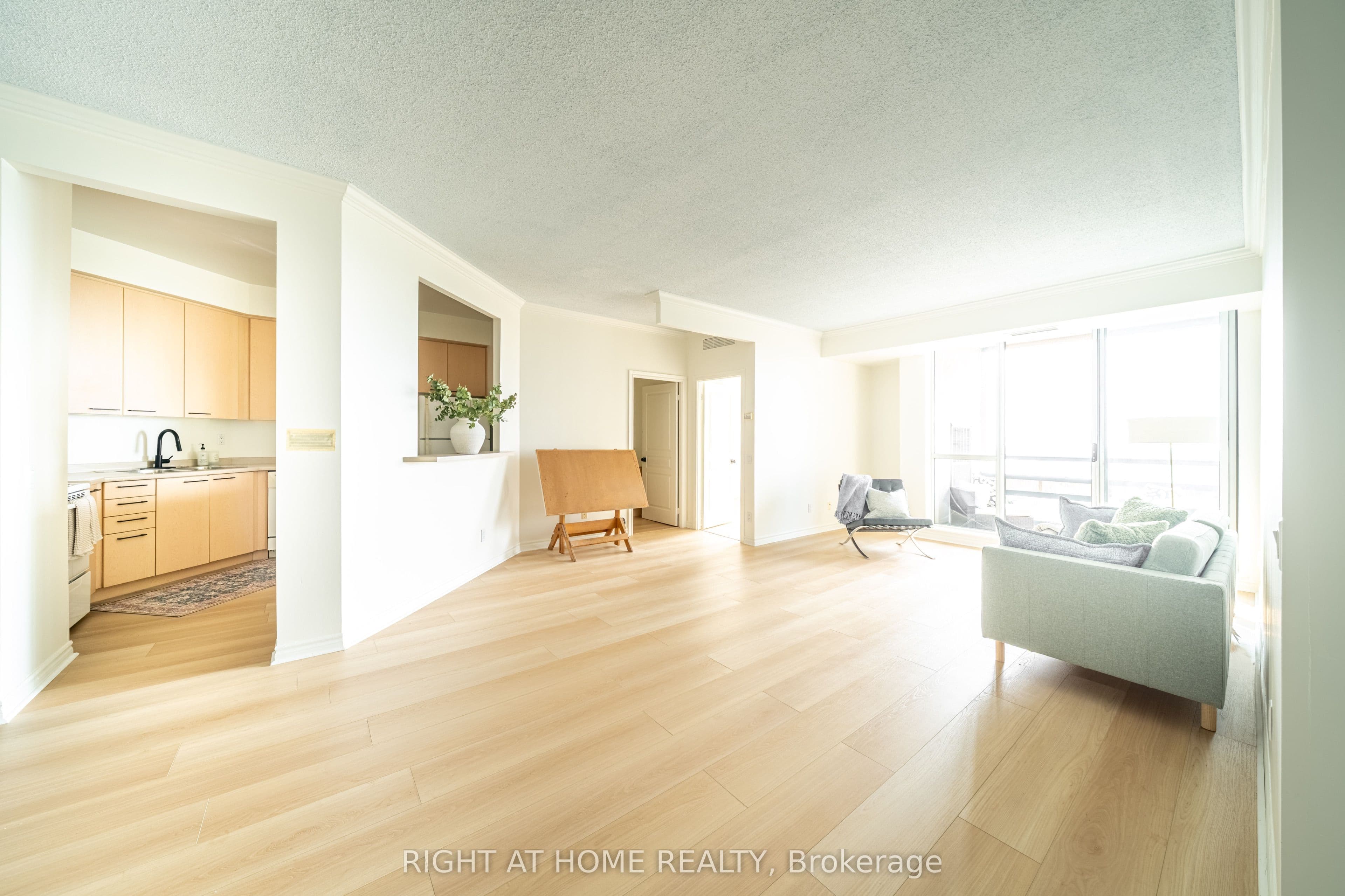 Unit 1707 1 Belvedere Court photo 1