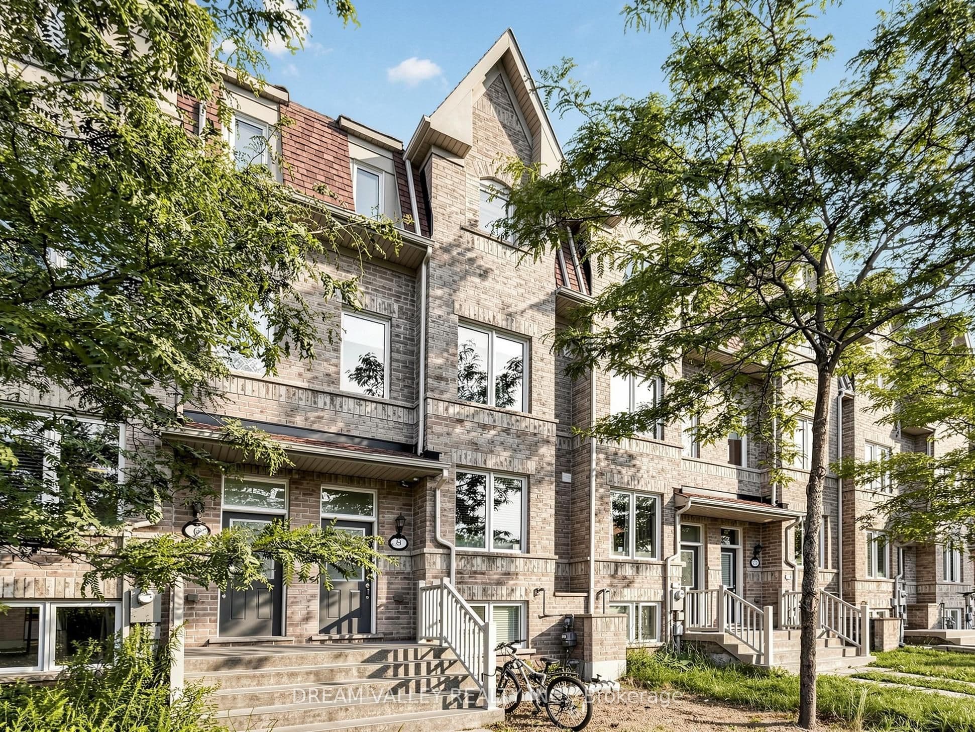 8 Zezel Way photo 1