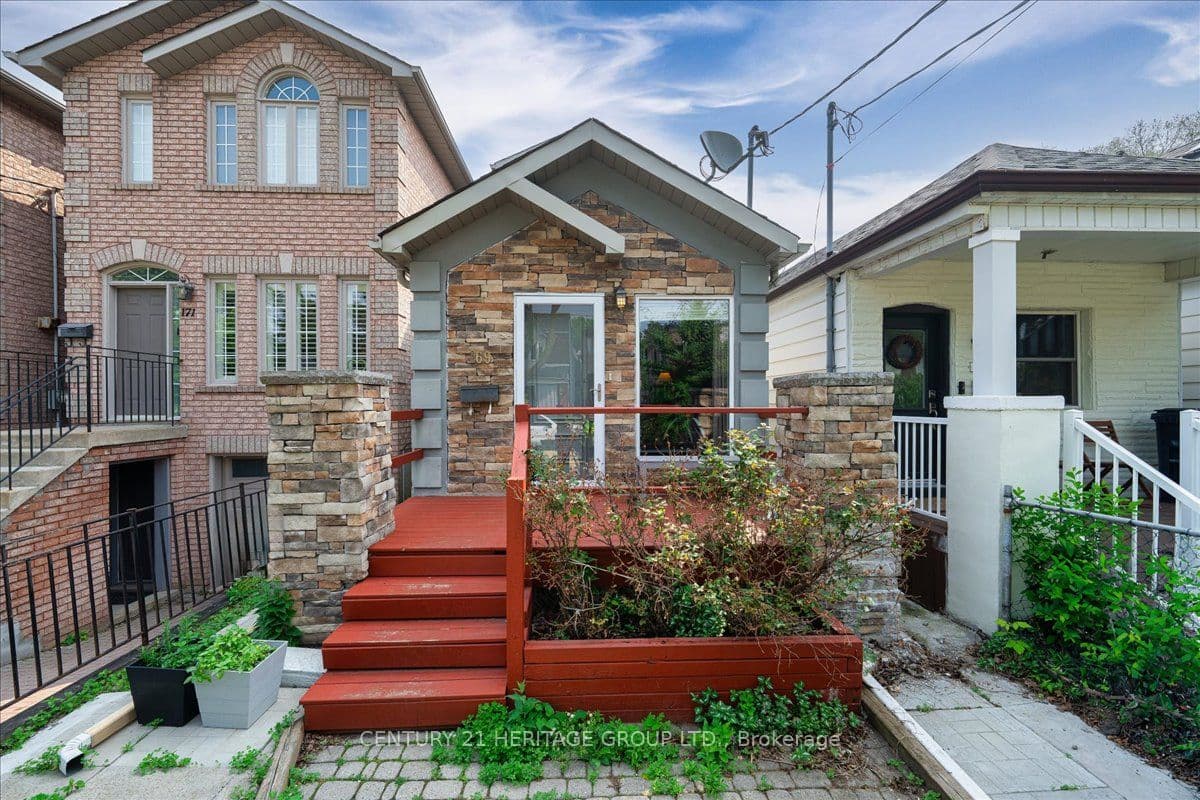 169 King Edward Avenue photo 1