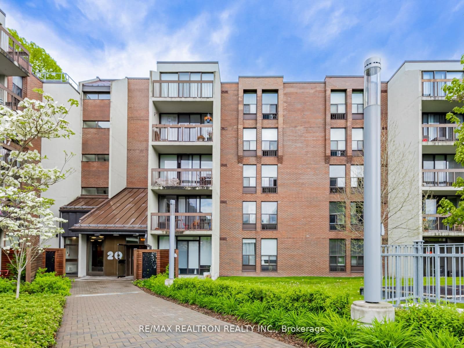 Unit 505 20 Fashion Roseway N/A photo 1